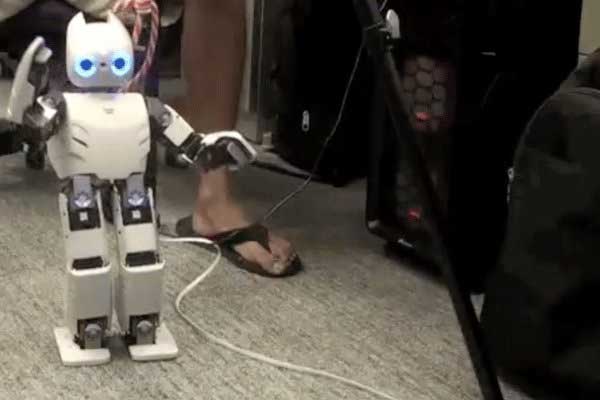 روباتی که همانند کودکان یاد می‌گیرد