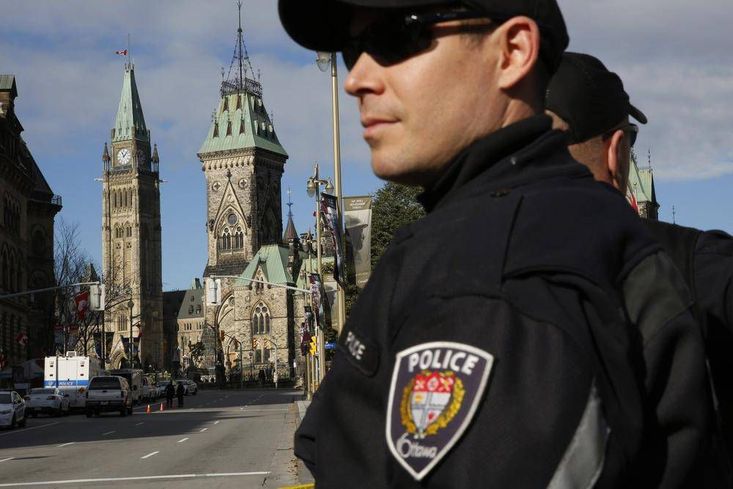 اعتراف نیروی پلیس کانادا به جاسوسی از تلفن‌های همراه
