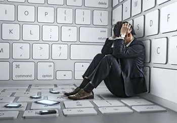 بیماری‌ها و اختلالات ناشی از استفاده مداوم از اینترنت و موبایل (+ عکس و فیلم)