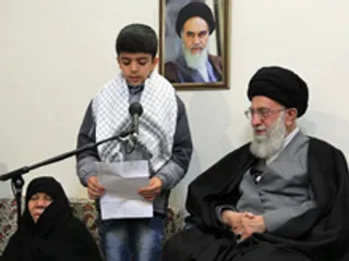 دیدار خانواده شهید قشقایی با امام خامنه‌ای