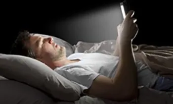 نابینایی در پی استفاده مداوم از موبایل