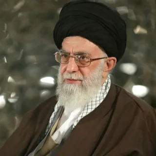 مسئله‌ اقتصاد در اولویت اول است/ شعارِ امسال را «اقتصاد مقاومتی؛ اقدام و عمل» انتخاب می‌کنم
