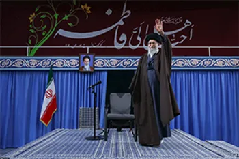 زن اسلامی در اجتماع اثرگذار، مدیر خانواده و مایه آرامش مرد است/حضور ایران در منطقه ربطی به آمریکا و اروپا ندارد