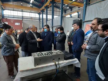 تحویل دستگاه دانش‌بنیان حفر چاه‌های نفت و گاز به شرکت ملی حفاری