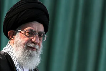 ۴ مصوبه رهبری برای سربازان مناطق زلزله‌زده